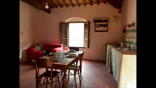 Imagen de la galería de TUSCANY & SILENCE APT COUNTRY VIEW IN TERRICCIOLA WiFi, en Terricciola