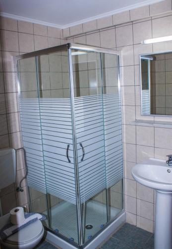 Sunshine Studios & Apartments tesisinde bir banyo