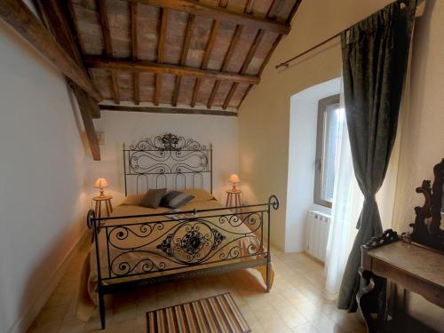 Katil atau katil-katil dalam bilik di Historic house
