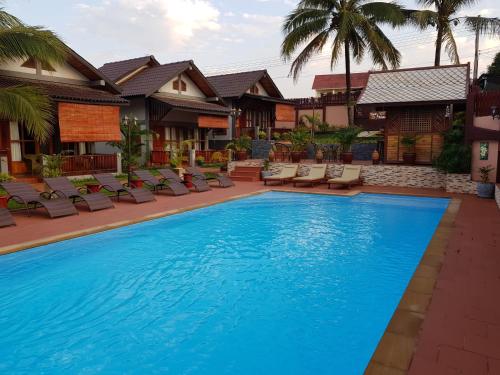 a pool at the resort at Thongbay Guesthouse in Luang Prabang