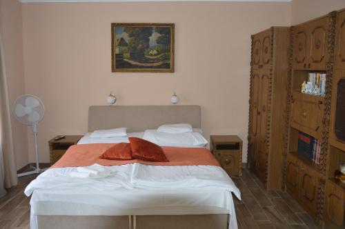 Posteľ alebo postele v izbe v ubytovaní Varga Apartman Hévíz