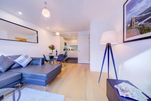 Cleyro Serviced Apartments - Finzels Reach photo 19