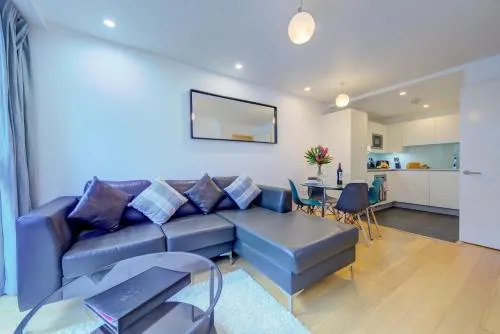 Cleyro Serviced Apartments - Finzels Reach photo 8
