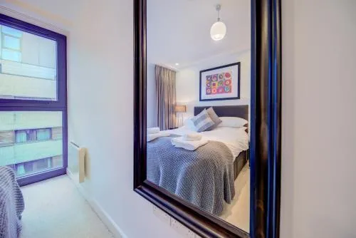 Cleyro Serviced Apartments - Finzels Reach photo 27