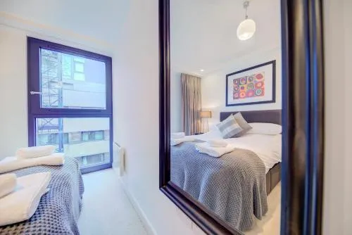 Cleyro Serviced Apartments - Finzels Reach photo 26