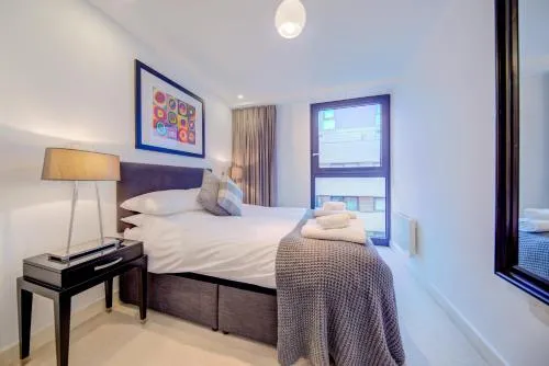 Cleyro Serviced Apartments - Finzels Reach photo 25
