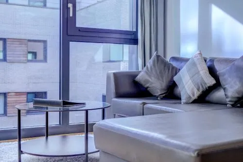 Cleyro Serviced Apartments - Finzels Reach photo 32