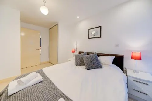 Cleyro Serviced Apartments - Finzels Reach photo 105