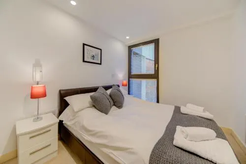 Cleyro Serviced Apartments - Finzels Reach photo 12