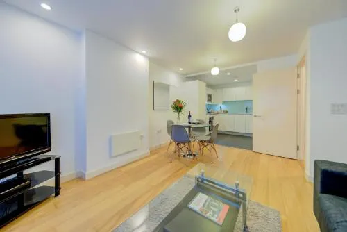 Cleyro Serviced Apartments - Finzels Reach photo 46
