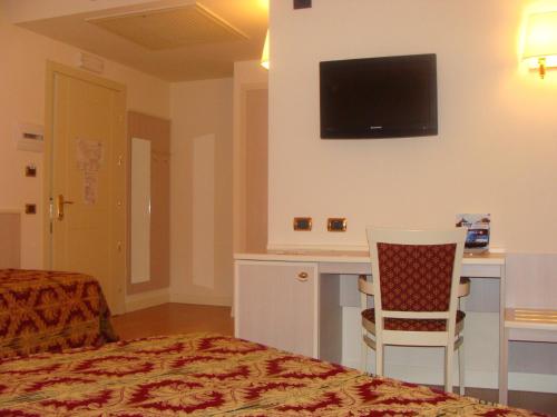 TV a/nebo společenská místnost v ubytování Hotel Belforte