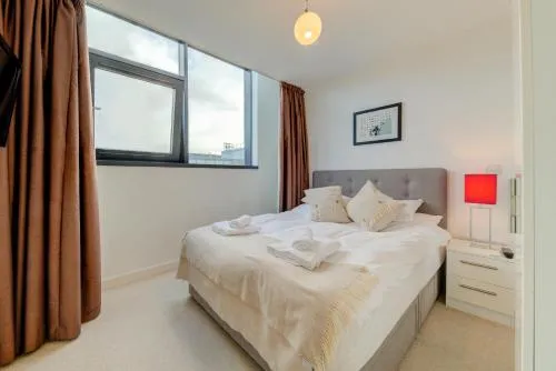 Cleyro Serviced Apartments - Finzels Reach photo 129