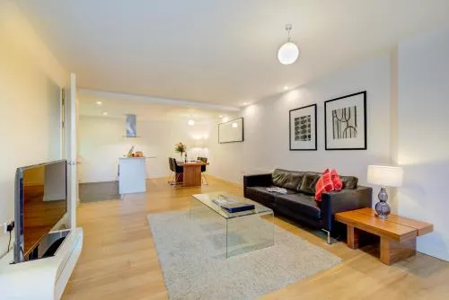 Cleyro Serviced Apartments - Finzels Reach photo 61