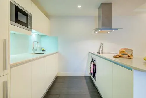 Cleyro Serviced Apartments - Finzels Reach photo 65