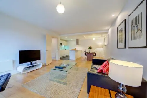 Cleyro Serviced Apartments - Finzels Reach photo 68
