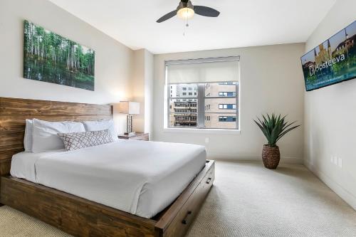 2 Bedroom Elegant condos in Downtown New Orleans Image