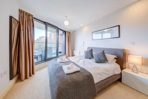 Cleyro Serviced Apartments - Finzels Reach photo 73