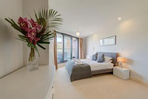 Cleyro Serviced Apartments - Finzels Reach photo 60