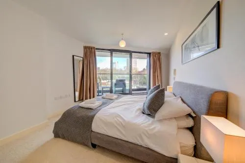 Cleyro Serviced Apartments - Finzels Reach photo 74