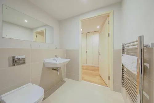 Cleyro Serviced Apartments - Finzels Reach photo 76