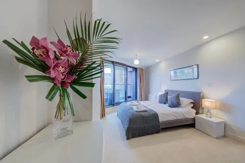 Cleyro Serviced Apartments - Finzels Reach photo 77