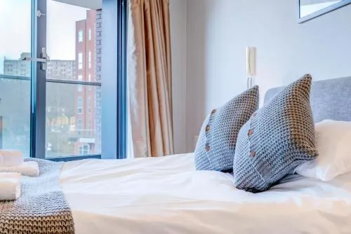 Cleyro Serviced Apartments - Finzels Reach photo 79