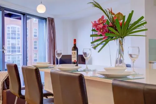 Cleyro Serviced Apartments - Finzels Reach photo 131