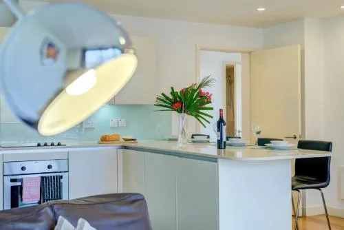 Cleyro Serviced Apartments - Finzels Reach photo 133