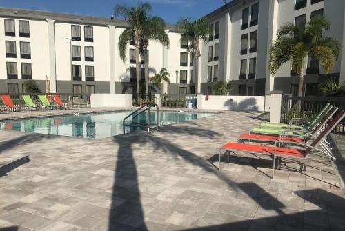 Grand Hotel Kissimmee at Celebration - Shuttle to Theme Parks Image