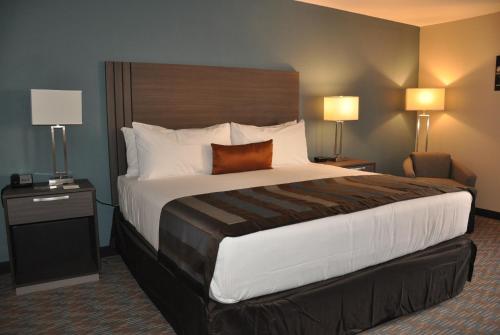 Grand Hotel Kissimmee at Celebration - Shuttle to Theme Parks Image