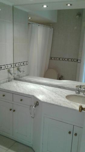 ห้องน้ำของ Peninsula