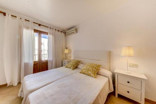 Beachfront Apartment Simar by Sealand Villas