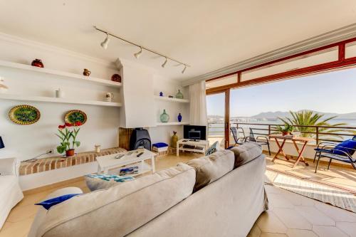 Beachfront Apartment Simar by Sealand Villas