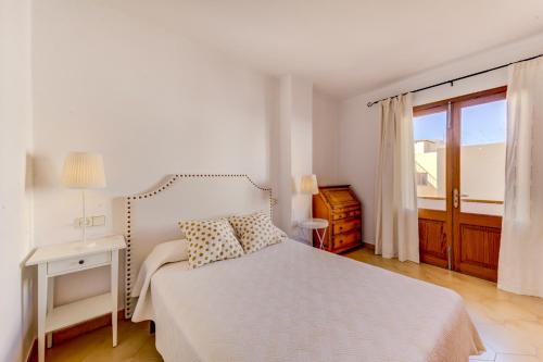 Beachfront Apartment Simar by Sealand Villas