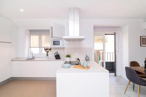Smiling Apartment Near Puerta del Sol by Batuecas, Madrid ...