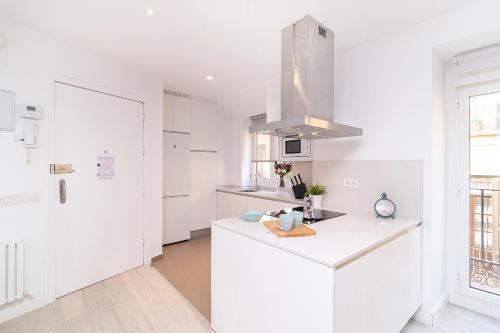 Smiling Apartment Near Puerta del Sol by Batuecas, Madrid ...