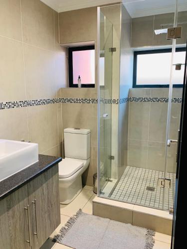 Bilik mandi di Welgemeendt Accommodation