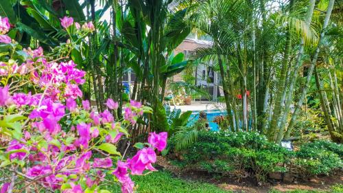 Bazén v ubytování Luxury villa on Phuket nebo v jeho okolí