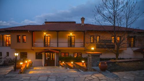 Gallery image of Chalet Sourino in Klisoúra