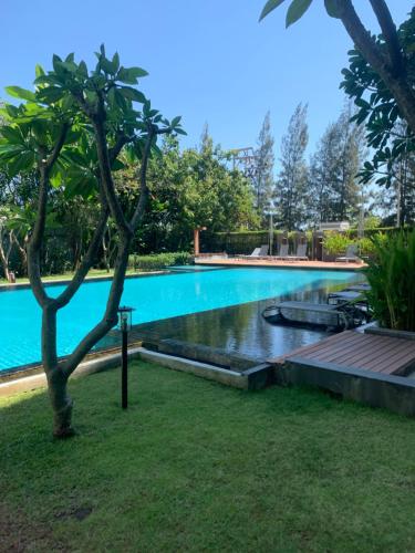 The swimming pool at or close to Baan View Viman by PW