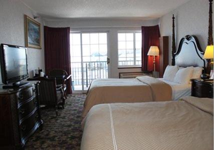 Galeriebild der Unterkunft Crown Choice Inn & Suites Lakeview and Waterpark in Mackinaw City