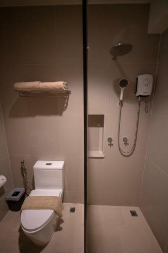 Un baño de Riverawan Hotel