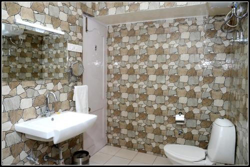 Kylpyhuone majoituspaikassa Hotel Valley View