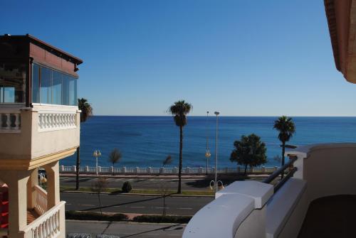 NEW! 1b apartment opposite Sunset Beach, Benalmádena ...