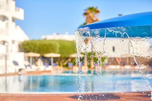 Gavimar Ariel Chico Hotel and Apartmentsの敷地内または近くにあるプール