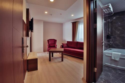 Gallery image of Hotel Paris Prestige in Izmir