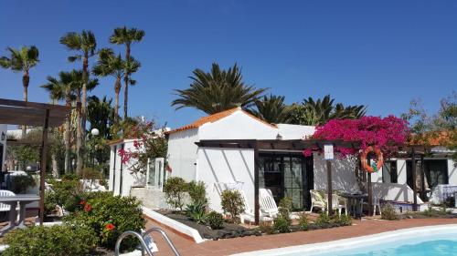 Bazén v ubytovaní La Concha del Mar alebo v jeho blízkosti