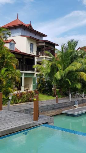 Bazén v ubytování Eden Island Luxury Apartment - White Sand nebo v jeho okolí