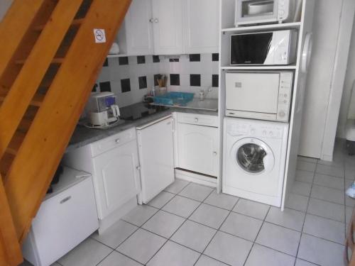 Photo de la galerie de l'établissement HOLIDAYLAND Le Mas de la Clape villa 6 couchages climatisée, à Narbonne-Plage