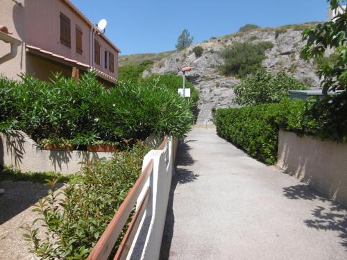 Photo de la galerie de l'établissement HOLIDAYLAND Le Mas de la Clape villa 6 couchages climatisée, à Narbonne-Plage